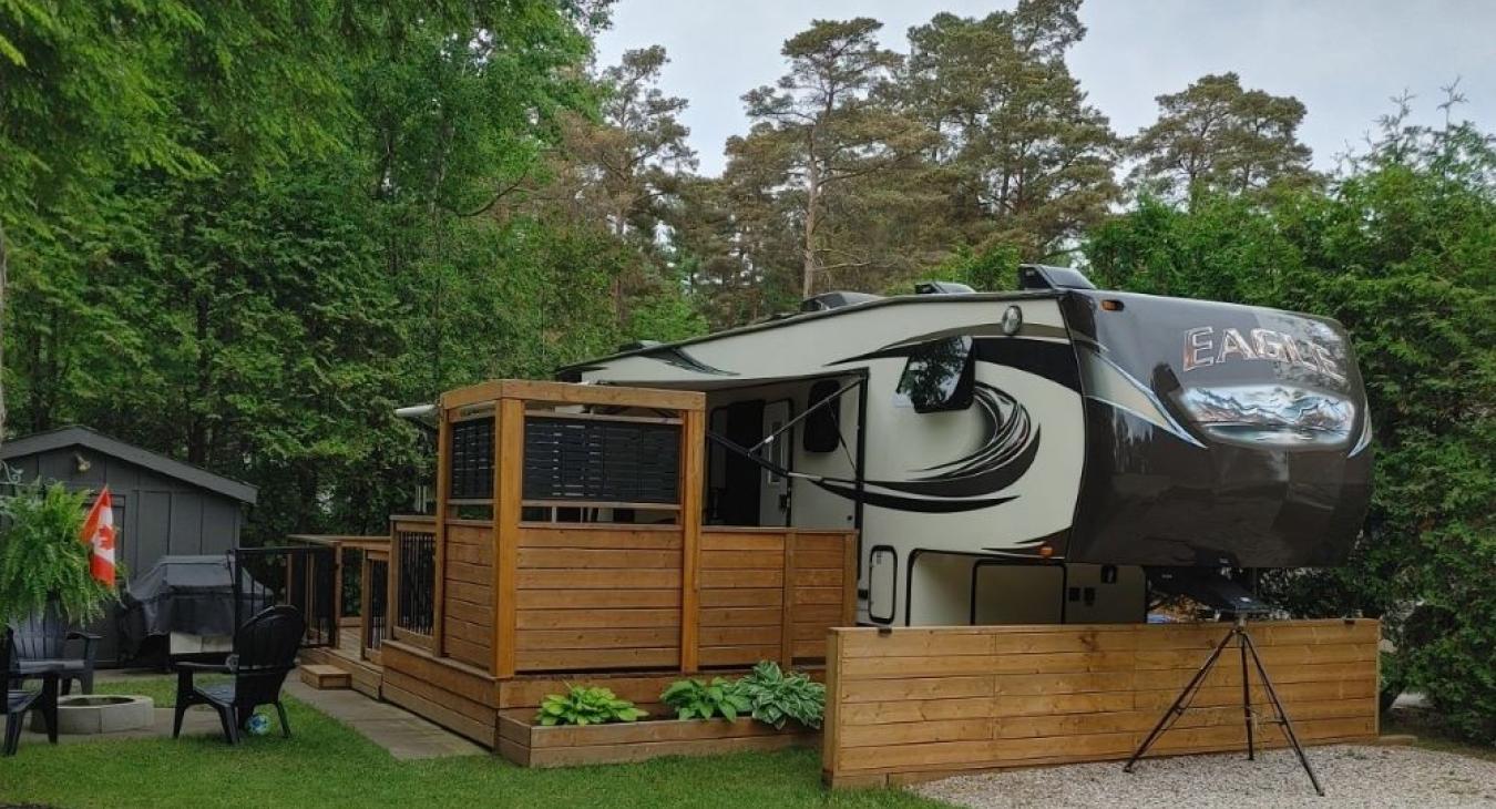 Beautiful like new Fifth Wheel 
